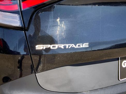 Used 2023 Kia Sportage LX AWD/4WD image 17