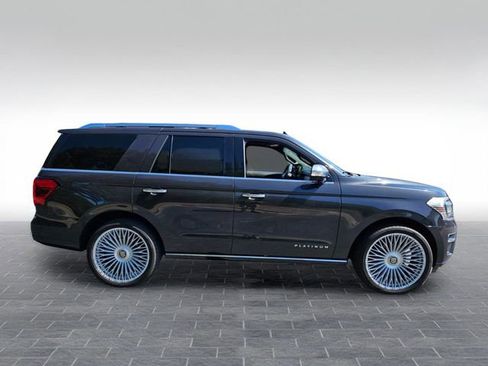 Used 2023 Ford Expedition Platinum AWD/4WD image 4