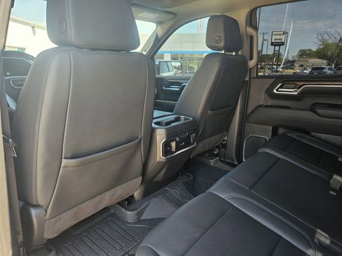 Used 2023 GMC Sierra 1500 SLT image 30