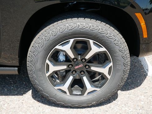 New 2026 GMC Yukon AT4 w/ AT4 Premium Plus Package AWD/4WD image 3