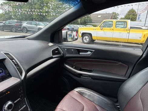 Used 2020 Ford Edge Titanium w/ Equipment Group 301A AWD/4WD image 6