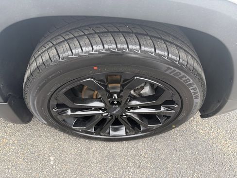 Used 2020 GMC Terrain SLE w/ Driver Convenience Package image 9