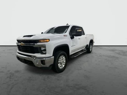 Used 2024 Chevrolet Silverado 2500 LT image 7