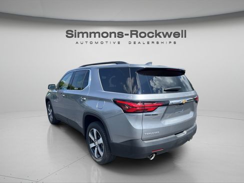 Used 2023 Chevrolet Traverse LT w/ LT Premium Package AWD/4WD image 3