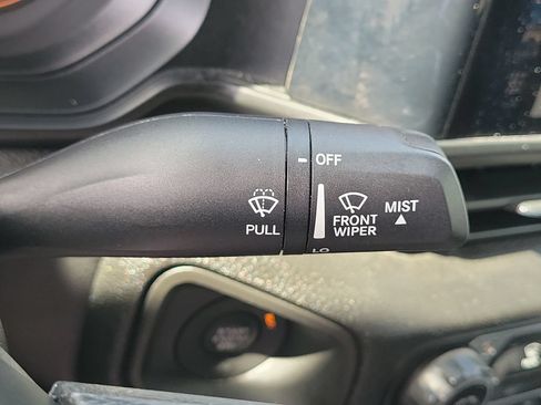 Used 2024 Jeep Gladiator Sport AWD/4WD image 13