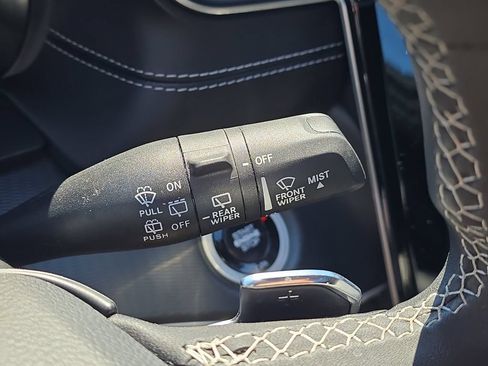 Certified 2025 Jeep Grand Cherokee Altitude AWD/4WD image 28