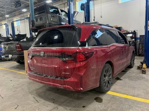 Used 2025 Honda Odyssey Sport-L image 2