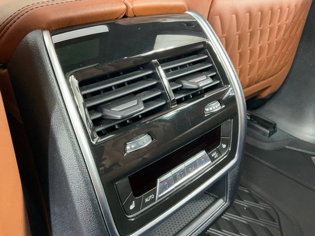 Used 2023 BMW X7 M60i w/ Executive Package AWD/4WD image 27