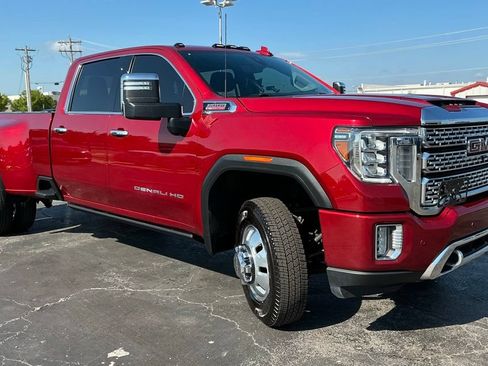 Used 2022 GMC Sierra 3500 Denali w/ Denali Ultimate Package AWD/4WD image 2