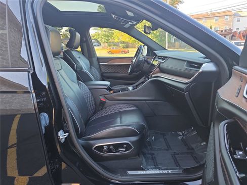 Used 2023 Jeep Grand Cherokee Summit w/ Adv Protech Group IV image 37