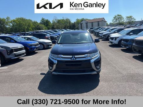 Used 2016 Mitsubishi Outlander GT AWD/4WD image 2