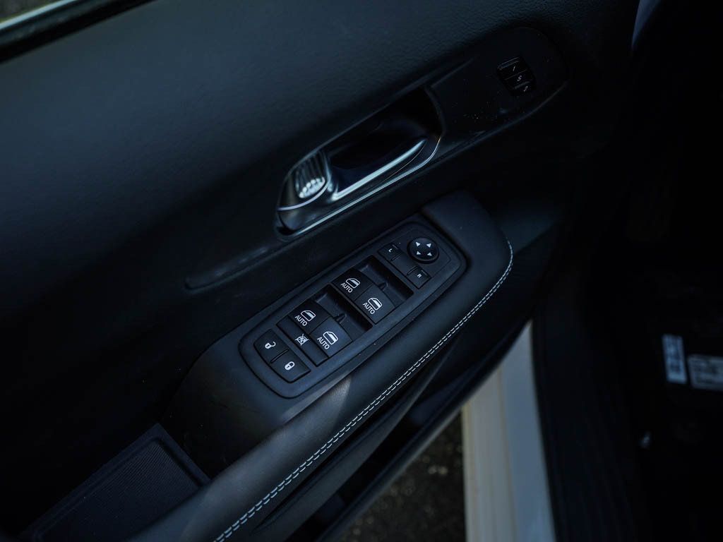 Used 2026 Chrysler Pacifica Select AWD/4WD image 21