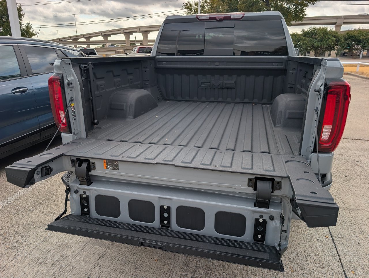Used 2025 GMC Sierra 1500 Denali w/ Technology Package RWD image 28