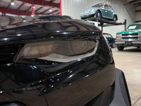 Used 2018 Chevrolet Camaro ZL1 RWD image 37