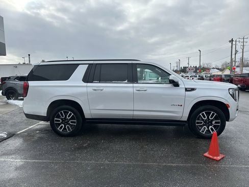 Used 2023 GMC Yukon XL AT4 w/ AT4 Premium Plus Package image 6