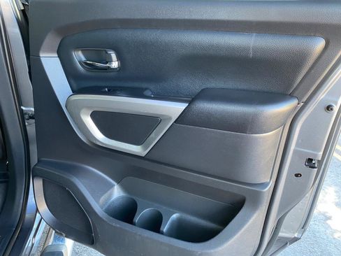 Used 2021 Nissan Titan SV w/ SV Convenience Package RWD image 37
