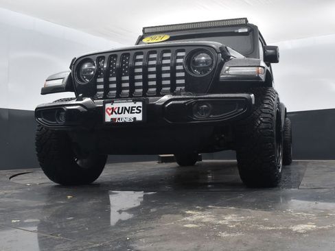 Used 2021 Jeep Gladiator Overland image 47