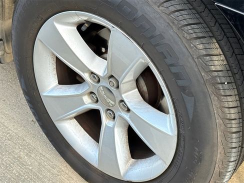 Used 2013 Dodge Charger SE w/ Connectivity Group image 10