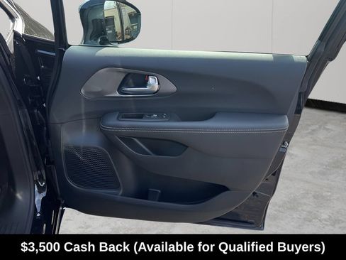 New 2026 Chrysler Pacifica Select FWD image 15