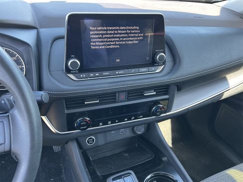 Certified 2023 Nissan Rogue SV image 10