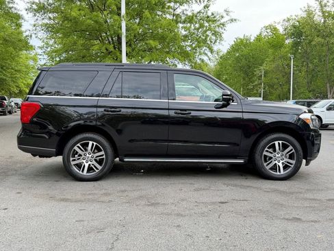 Used 2022 Ford Expedition XLT AWD/4WD image 8