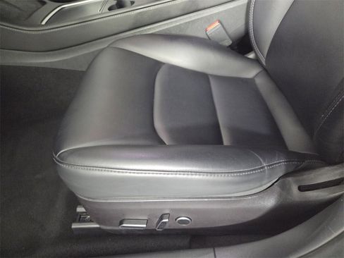 Used 2023 Tesla Model 3 Standard Range image 13