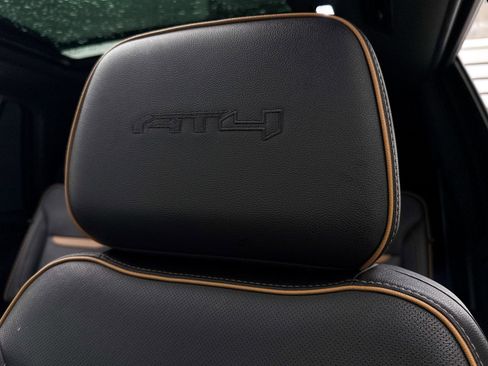 Used 2022 GMC Yukon AT4 image 4