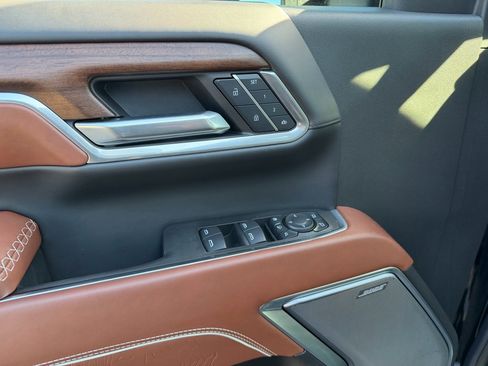 Used 2025 GMC Sierra 3500 Denali Ultimate image 18