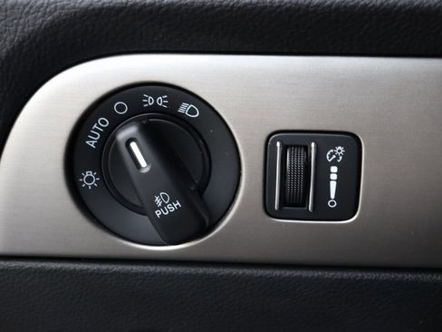 Used 2020 Dodge Durango SXT image 33