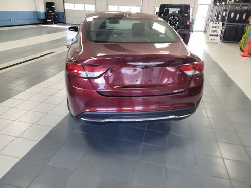 Used 2015 Chrysler 200 Limited w/ Convenience Group FWD image 6