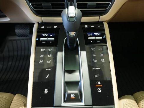 New 2026 Porsche Macan S image 23