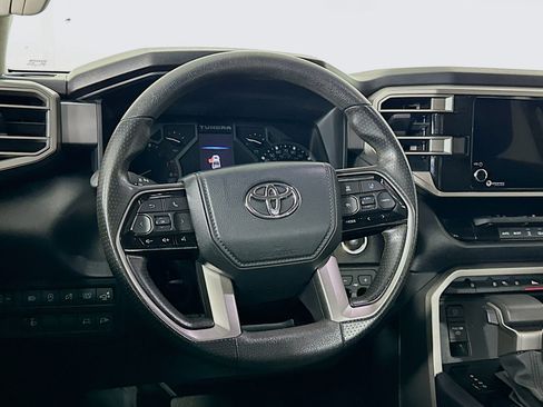 Used 2022 Toyota Tundra SR5 w/ SR5 Convenience Package AWD/4WD image 18