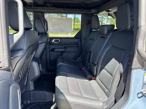 New 2025 Ford Bronco Badlands w/ Sasquatch Package AWD/4WD image 18
