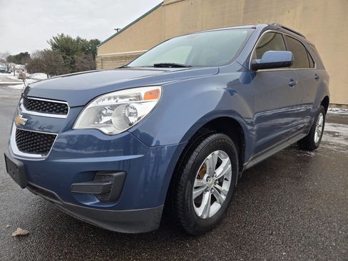Used 2011 Chevrolet Equinox LT w/ Driver Convenience Package image 2