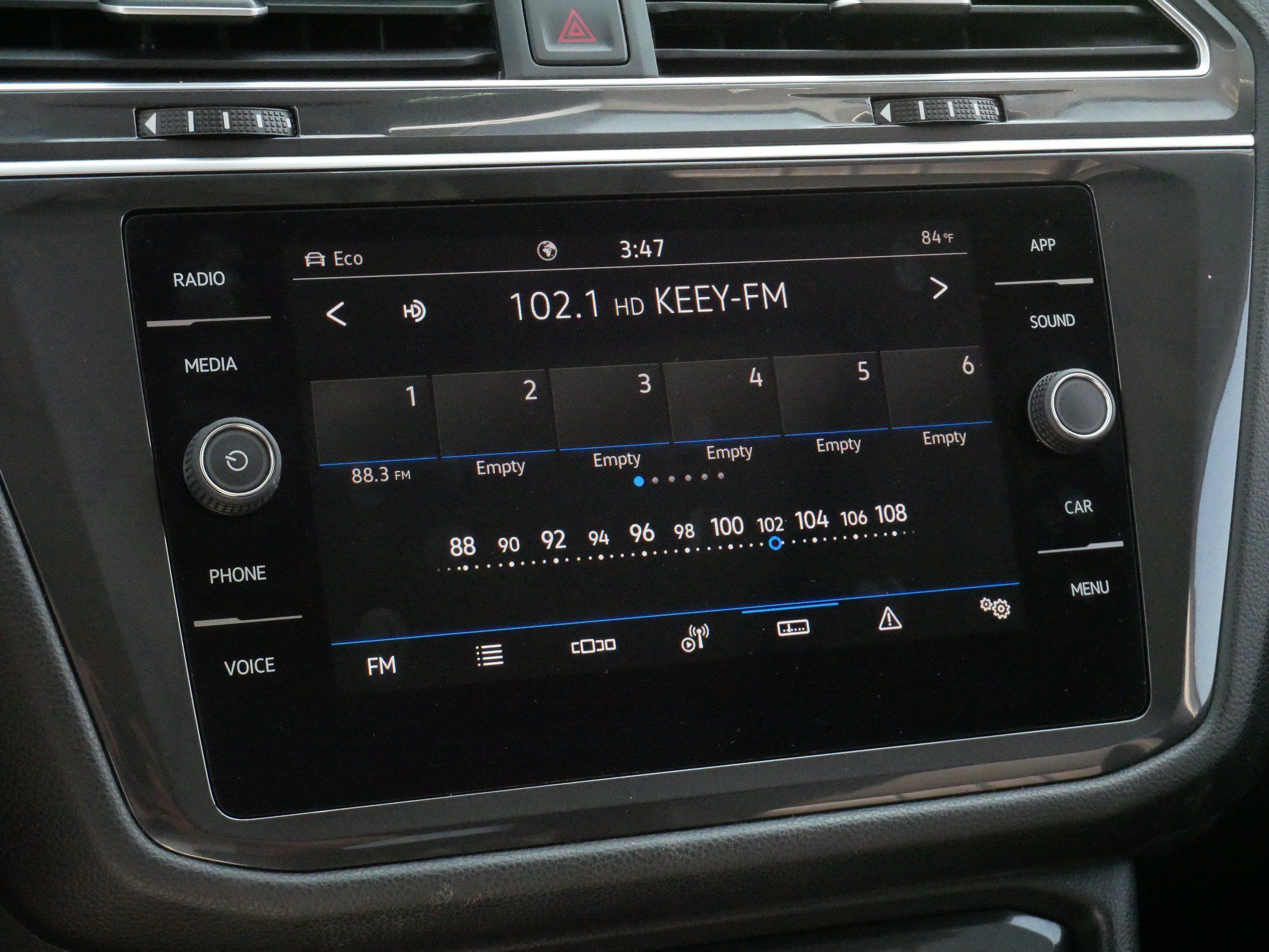 Certified 2024 Volkswagen Tiguan SE AWD/4WD image 22