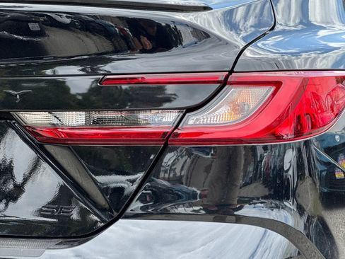 New 2026 Toyota Camry Hybrid FWD image 32