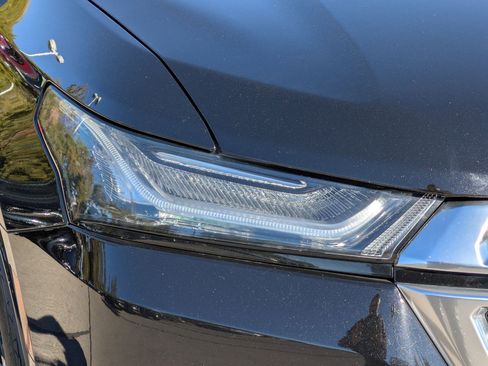 Used 2022 Chevrolet Traverse Premier w/ LPO, Floor Liner Package image 10