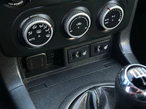 Used 2012 MAZDA MX-5 Miata Grand Touring w/ Premium Pkg image 36