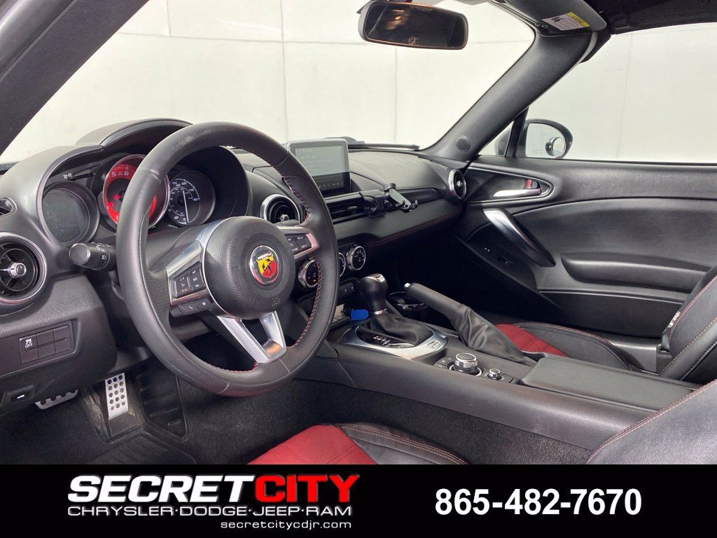 Used 2019 FIAT 124 Spider Abarth w/ Navigation & Sound Group RWD image 12