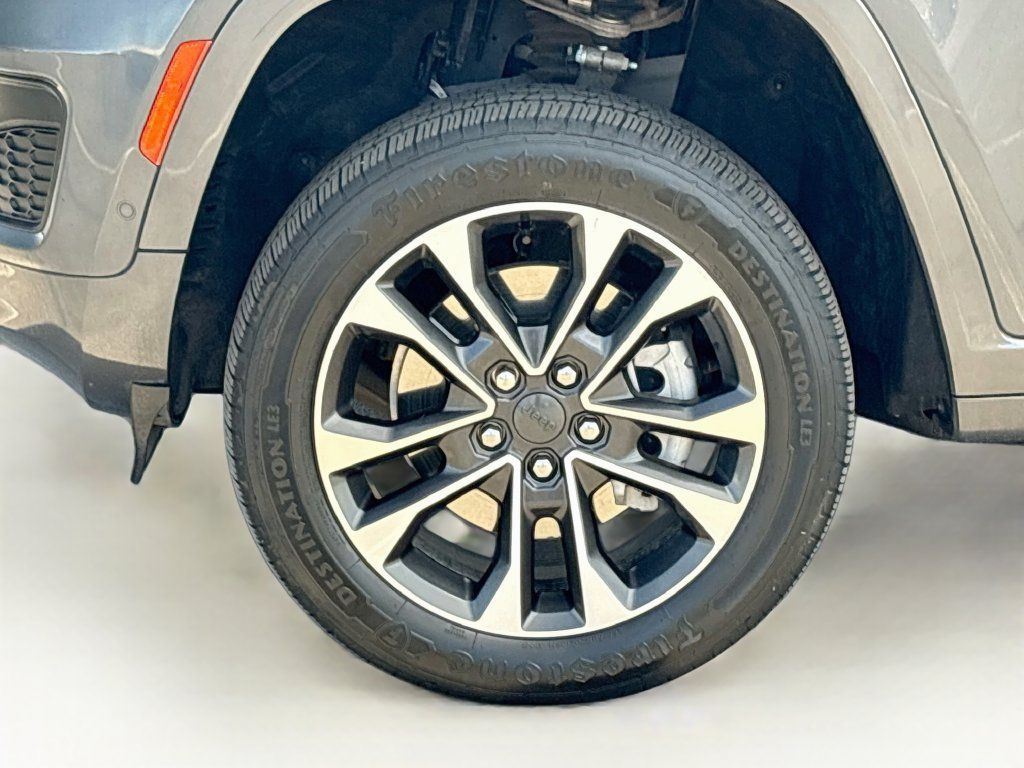 Used 2022 Jeep Grand Cherokee L Overland AWD/4WD image 31