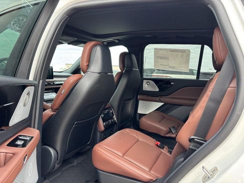 New 2026 Lincoln Aviator Reserve AWD/4WD image 11