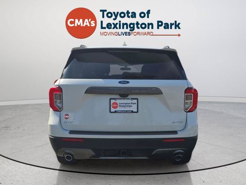 Used 2022 Ford Explorer XLT w/ Equipment Group 202A AWD/4WD image 6