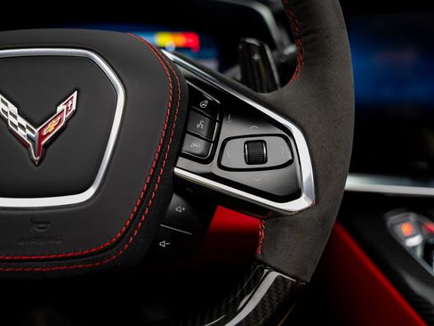 Used 2025 Chevrolet Corvette Z06 RWD image 42