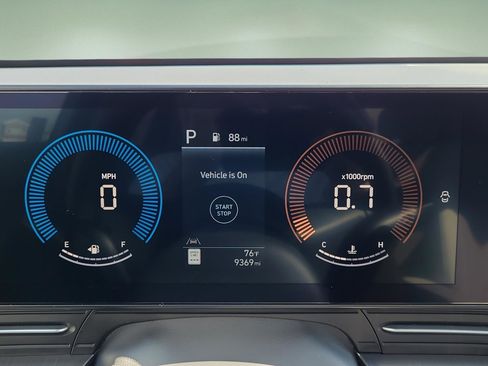 Used 2025 Hyundai Kona SEL FWD image 19