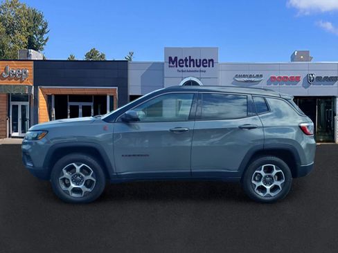 Used 2022 Jeep Compass Trailhawk w/ Trailhawk Convenience Group AWD/4WD image 6