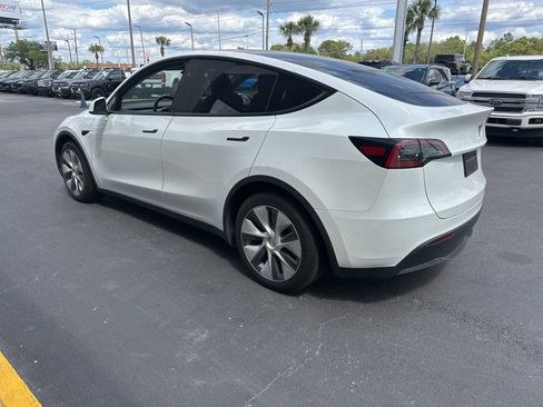 Used 2024 Tesla Model Y Long Range AWD/4WD image 5