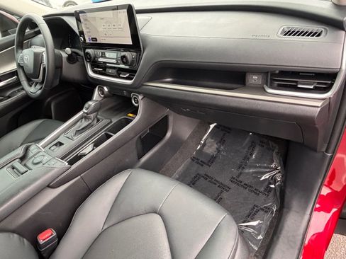 Used 2025 Toyota Grand Highlander FWD image 13