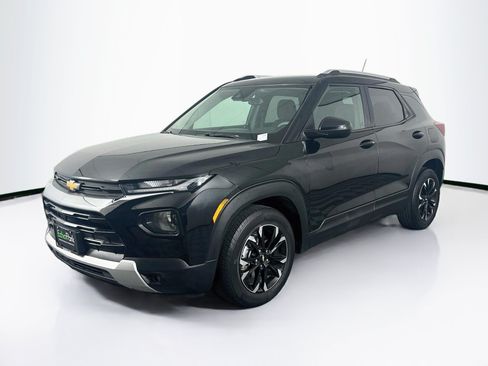 Used 2023 Chevrolet TrailBlazer LT FWD image 3