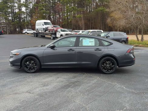 New 2025 Honda Accord SE image 5