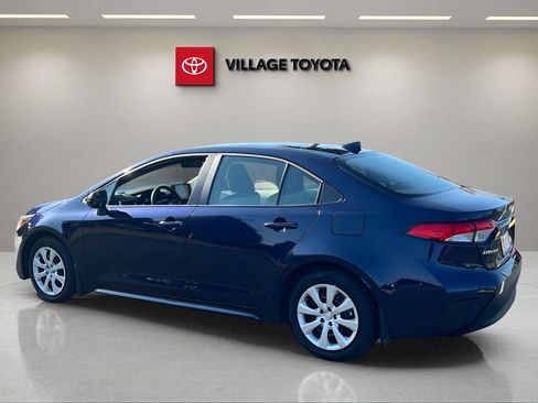 Certified 2025 Toyota Corolla LE FWD image 3